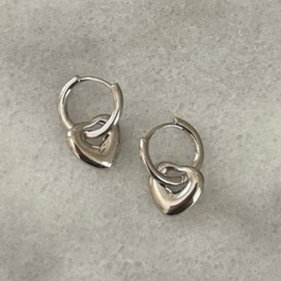 Modest Lu Jewelry - Sterling Silver Bubble Heart Charm Dangle Huggie Hoop Earrings

Brand New
